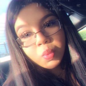 Meet your Posher, Daniela